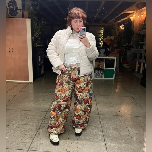 🟠449B. Floral Tapestry Barrel Pants - Picture 4 of 8